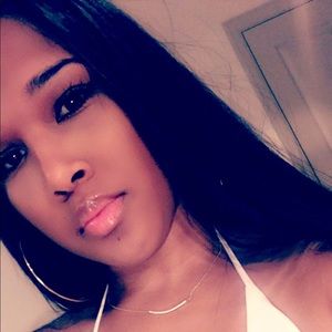 Meet your Posher, Brooke